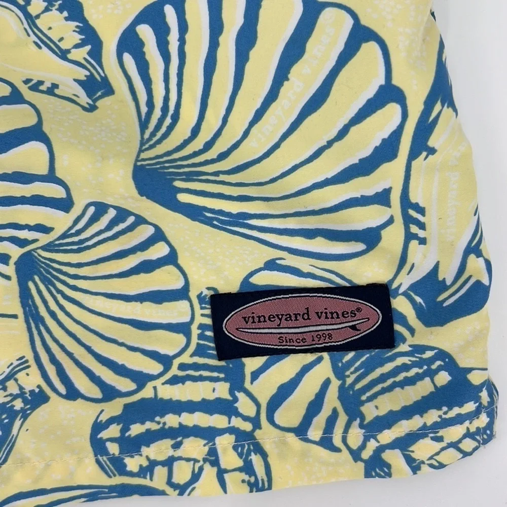 Vineyard Vines yellow, and blue seashell Trunks SZ XL